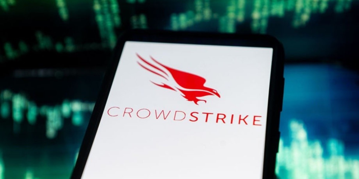 CrowdStrike Güncellemesi Dünya Çapında Kaosa Yol Açtı: Microsoft Sistemlerinde Mavi Ekran Felaketi!